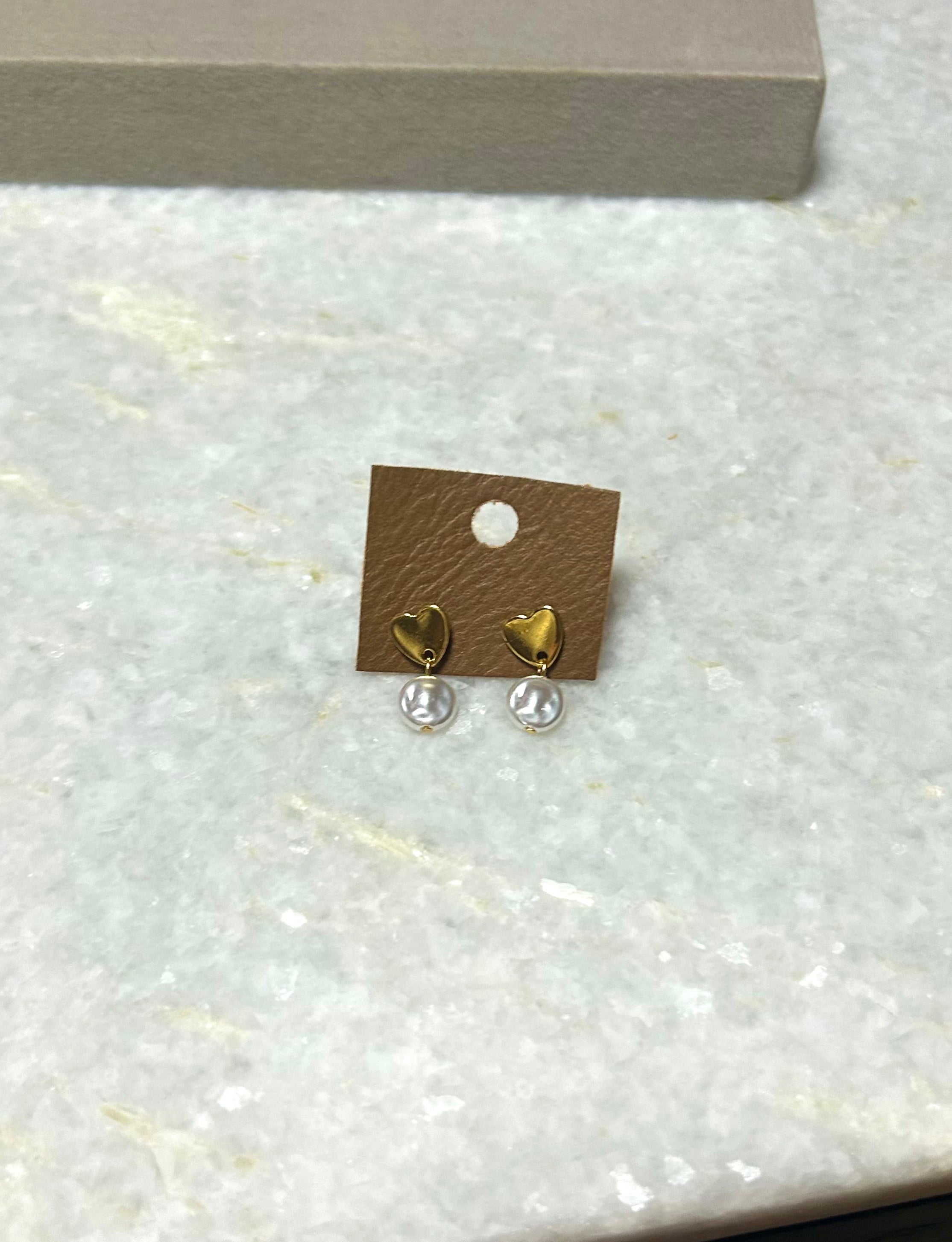 Pearl Heart stud